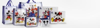 Geschenkverpackungen und Taschen Entdecke unsere wundervolle Auswahl an
Geschenkverpackungen und wiederverwendbaren
Einkaufstaschen mit Micky, Minnie und Co. 
